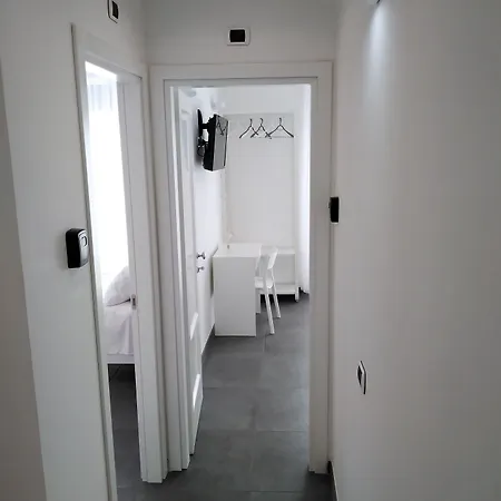 Delia Rooms&gallery