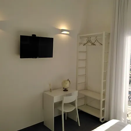 Delia Rooms&gallery 4* Napels