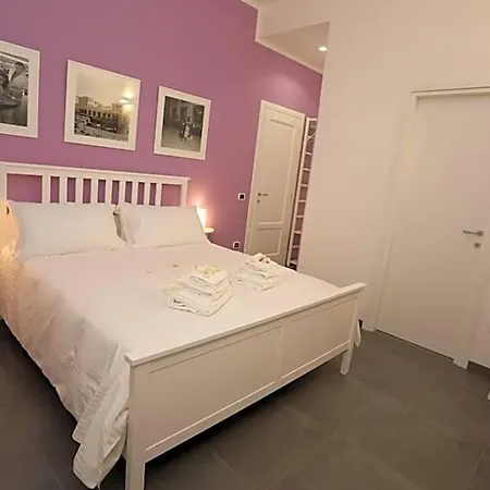 Delia & Gallery Bed & Breakfast 4*