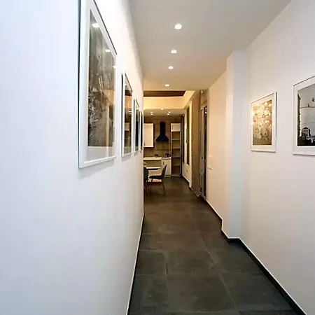 לינה וארוחת בוקר Delia & Gallery