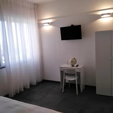 Alojamento de Acomodação e Pequeno-almoço Delia & Gallery Nápoles